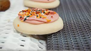 Tapetes de malha de aço inox e em music wire tipo flat-flex direito ou com flexão lateral